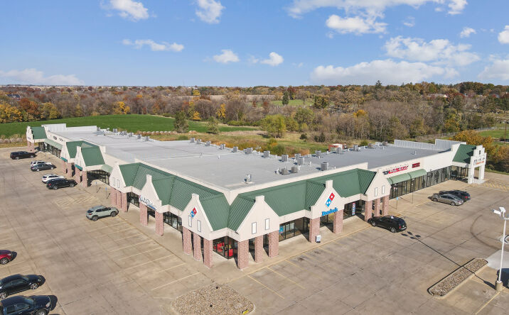 Pictures of Retail property located at 1514 Washington St, Pella, IA 50219 for sales - image #1