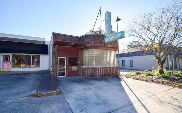 Pictures of Retail property located at 5004 Kavanaugh Blvd, Little Rock, AR 72207 for sales - image #1
