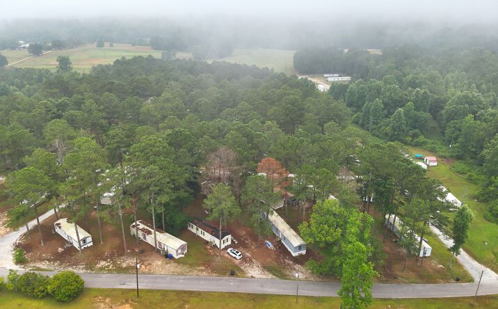Pictures of Mobile Home Park property located at 460 Pine Valley Dr, Roanoke, AL 36274 for sales - image #1