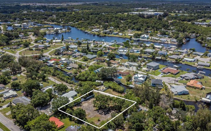 Pictures of Land property located at 817 2nd Ave NW, Ruskin, FL 33570 for sales - image #1