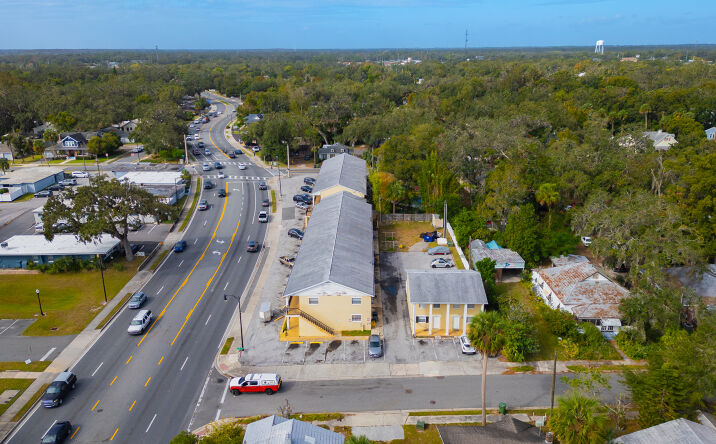 Pictures of Multifamily property located at 706 W Dixie Ave, Leesburg, FL 34748 for sales - image #1