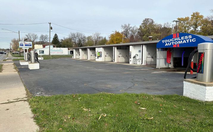 image of property at 626 N REYNOLDS RD Toledo OH 43615