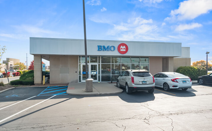 Pictures of Retail property located at 300 S Randall Rd, St. Charles, IL 60174 for sales - image #1