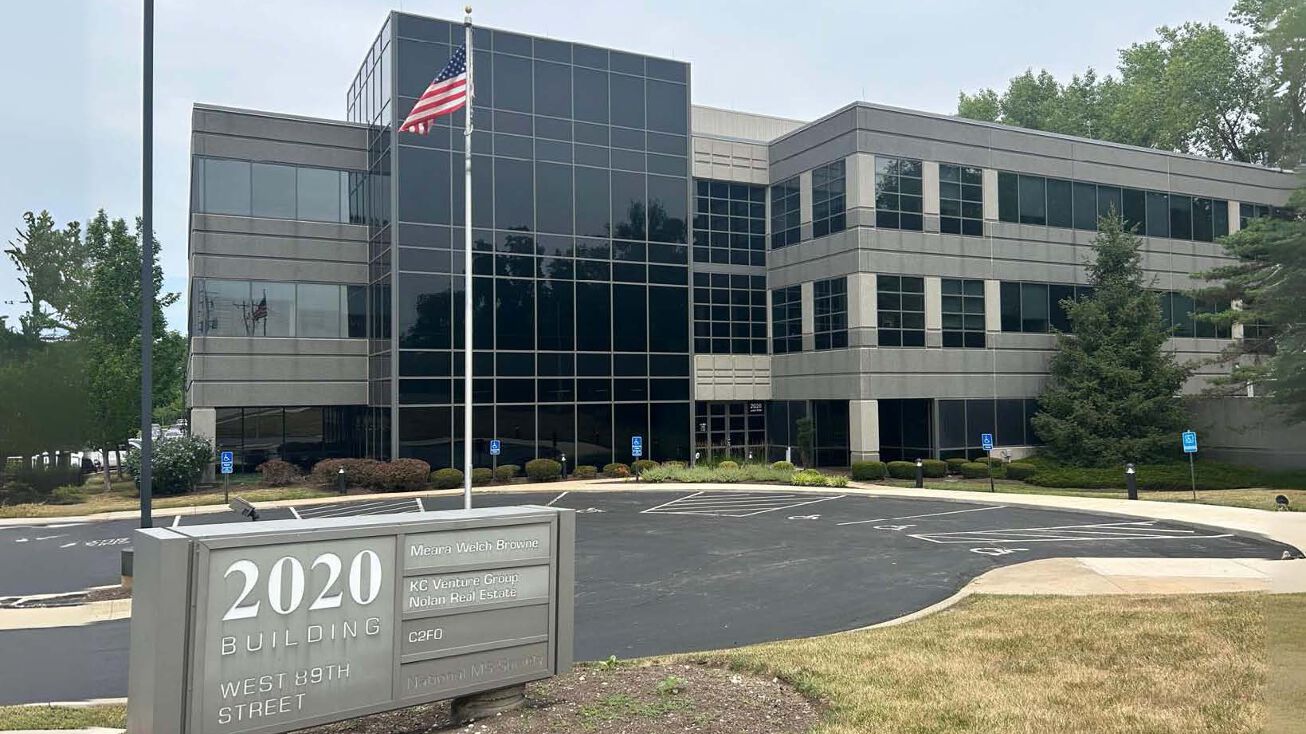 2020 W 89th St, Leawood, KS 66206 | Crexi.com