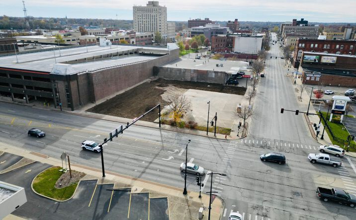 Pictures of Land property located at 450 N Main St, Decatur, IL 62523 for sales - image #1