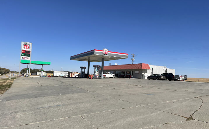 Pictures of Retail property located at 616 Maple Blvd, Uehling, NE 68063 for comps - image #1