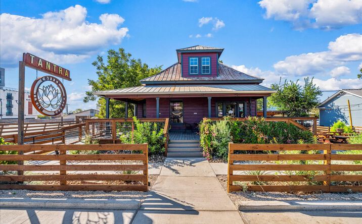 Pictures of Business for Sale, Retail property located at 217 W Hopkins St, San Marcos, TX 78666 for sales - image #1