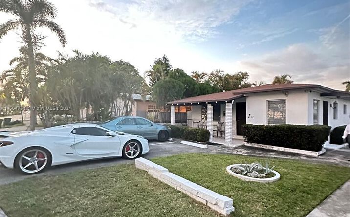 Pictures of Multifamily property located at 809 NE 2nd St unit 1-2, Hallandale Beach, FL 33009 for sales - image #1