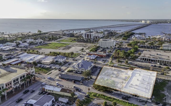 Pictures of Office, Retail property located at 121 E Marion Ave, Punta Gorda, FL 33950 for sales - image #1