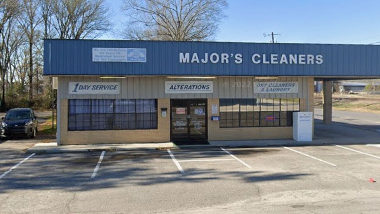 Pictures of Industrial, Mixed Use, Office, Retail, Special Purpose property located at 100 E Calhoun St, Dillon, SC 29536 for sales - image #1