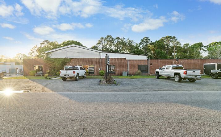 Pictures of Office, Industrial property located at 580 SW Broad St, Jesup, GA 31545 for sales - image #1