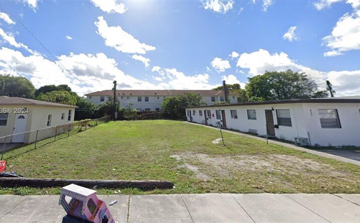 Pictures of Land property located at 10 Nw St, Hallandale Beach, FL 33009 for sales - image #1