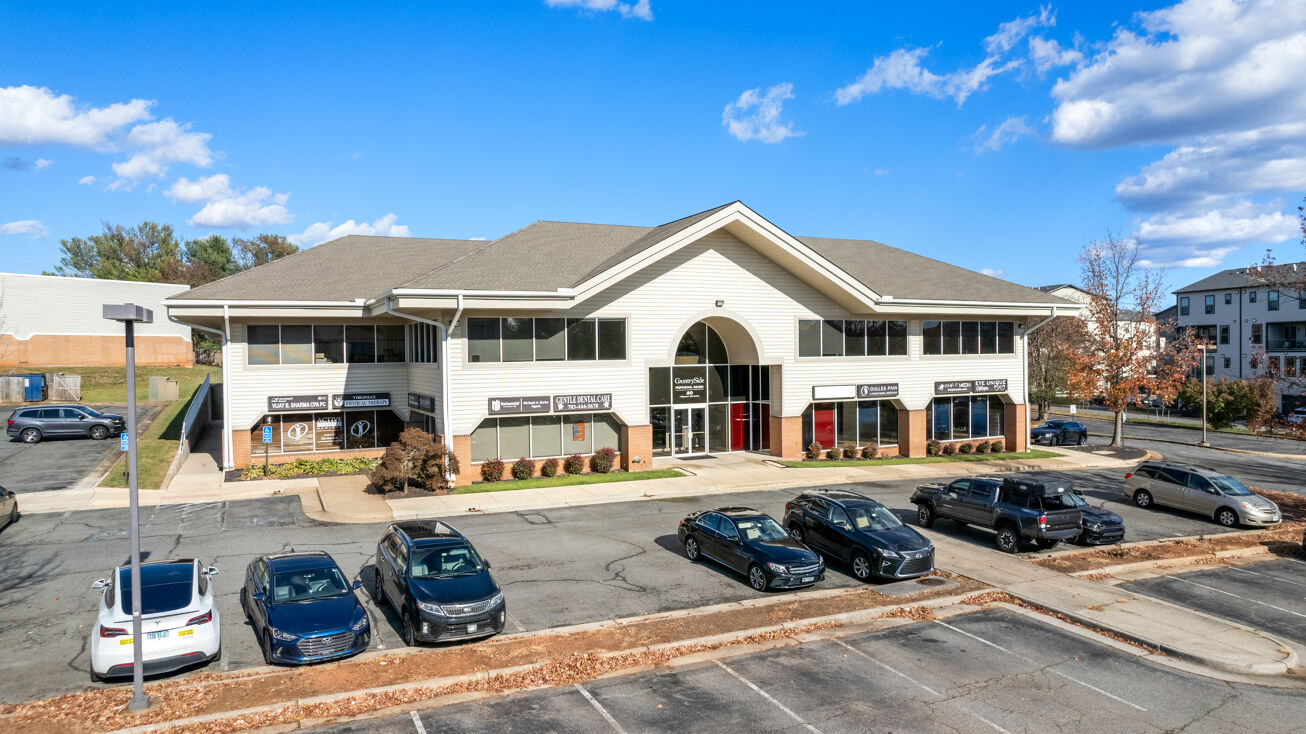 Pictures of Office property located at 20 Pidgeon Hill Dr, Sterling, VA 20165 for sales - image #1