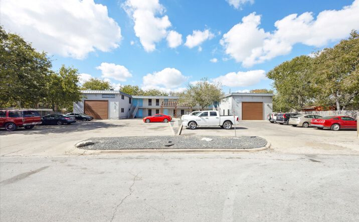 Pictures of Multifamily property located at 7304 Twin Crest Dr, Austin, TX 78752 for sales - image #1