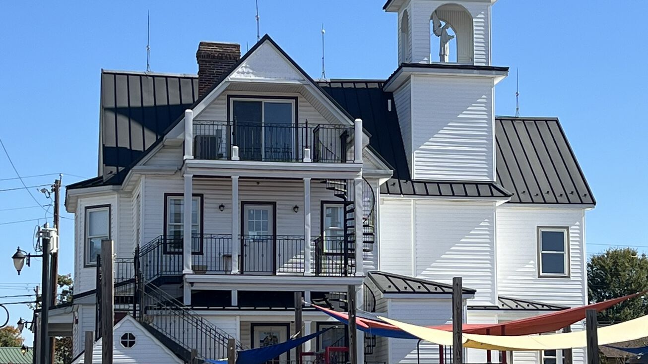 Pictures of Retail property located at 13 N Maple Ave, La Plata, MD 20646 for sales - image #1