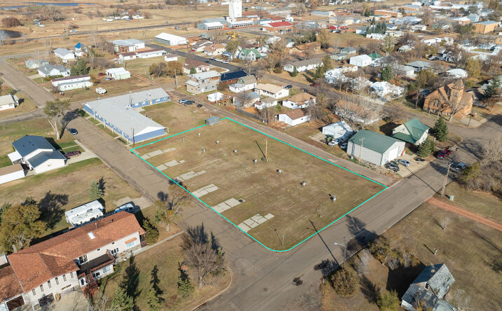 Pictures of Mobile Home Park property located at 205 5th Street S, Glen Ullin, ND 58631 for sales - image #1