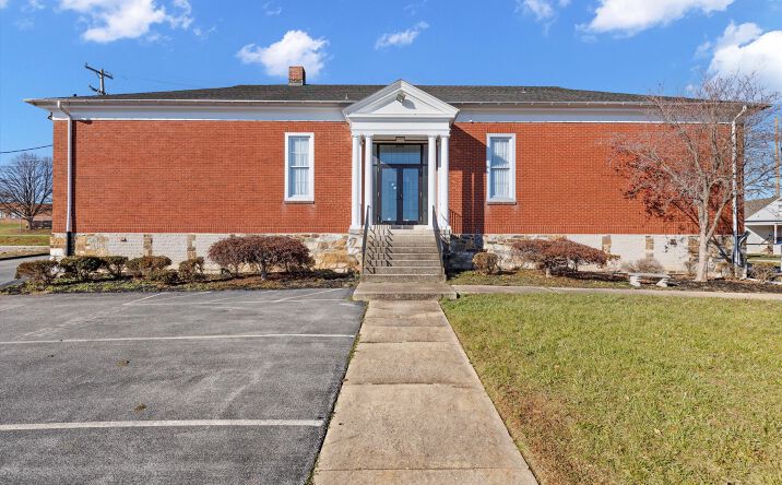 Pictures of Office property located at 2605 W Market St, York, PA 17404 for sales - image #1