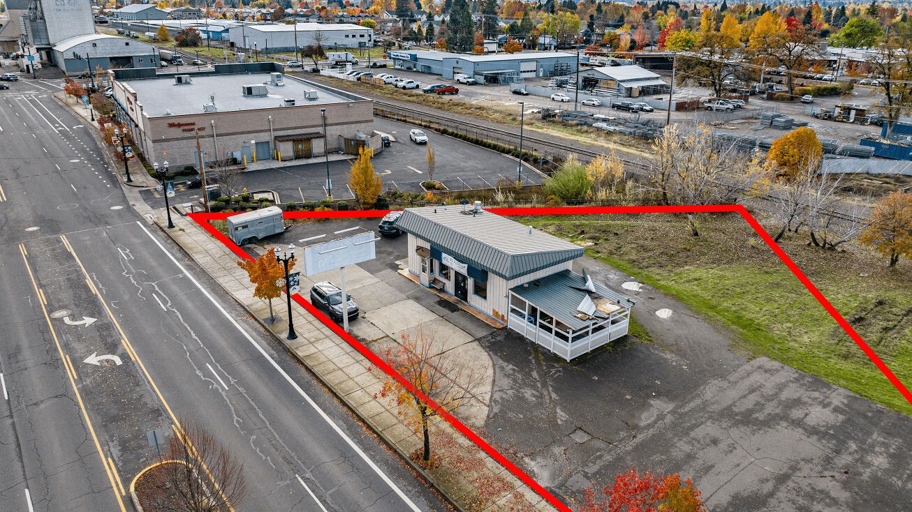 Pictures of Land, Retail property located at 131 N Front St, Central Point, OR 97502 for sales - image #1