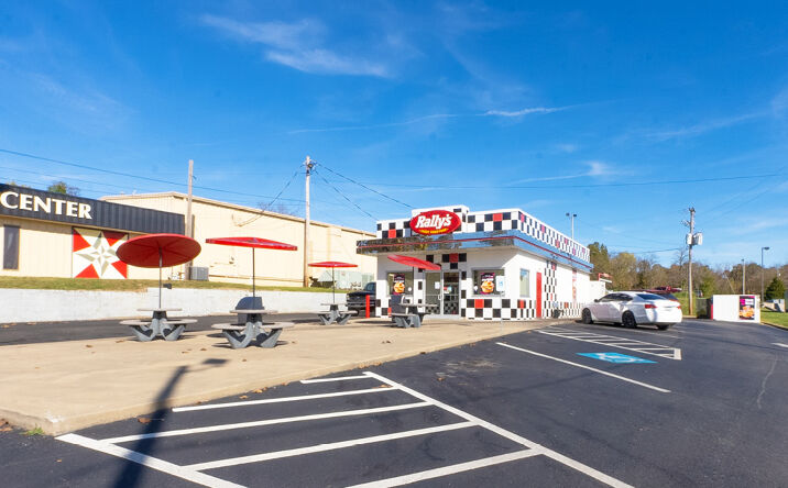 Pictures of Retail property located at 511 S Main St, Leitchfield, KY 42754 for sales - image #1