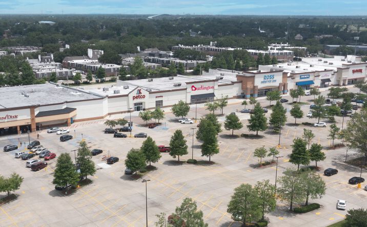 Pictures of Retail property located at 3022 Holiday Dr, New Orleans, LA 70131 for sales - image #1