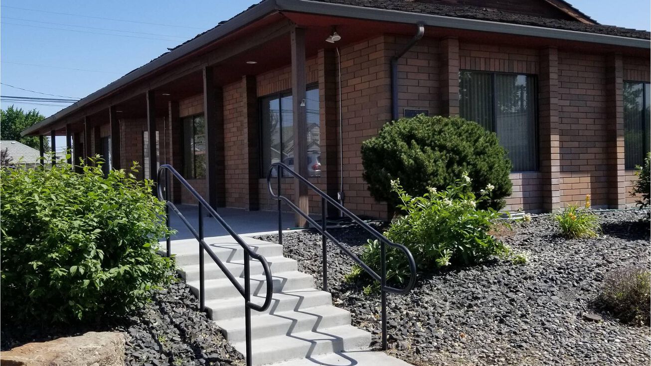 Pictures of Retail, Office property located at 333 E Main St, Hermiston, OR 97838 for sales - image #1