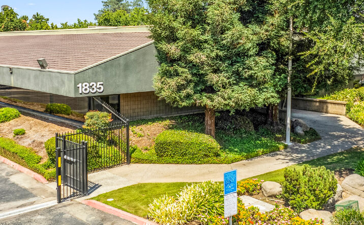 Pictures of Office property located at 1835 N Fine Ave, Fresno, CA 93727 for sales - image #1