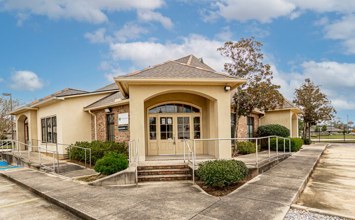 Pictures of Office property located at 2645 O'Neal Ln, Baton Rouge, LA 70816 for sales - image #1