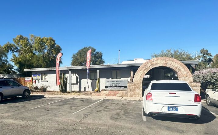 Pictures of Office, Industrial property located at 1208 W Roger Rd, Tucson, AZ 85705 for comps - image #1