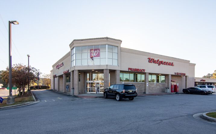 Pictures of Retail property located at 100 Fieldstown Rd, Gardendale, AL 35071 for sales - image #1
