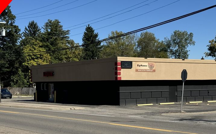 Pictures of Retail property located at 4210 Sashabaw Rd, Waterford Township, MI 48329 for sales - image #1