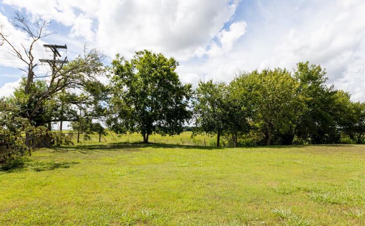 Pictures of Land, Multifamily property located at 1508 Pendergrass St, Lockhart, TX 78644 for sales - image #1