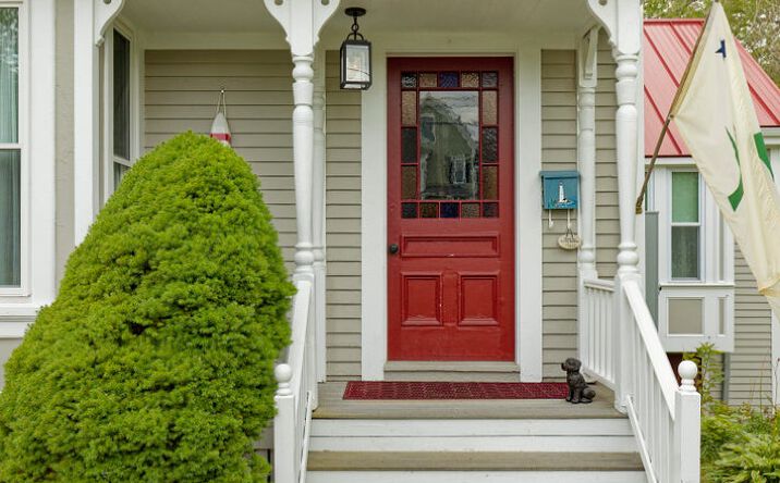 Pictures of Hospitality property located at 11 Holbrook St, Freeport, ME 04032 for sales - image #1