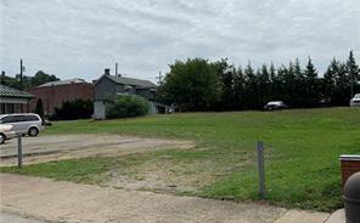 Pictures of Land property located at 125 W Peach St, Connellsville, PA 15425 for sales - image #1