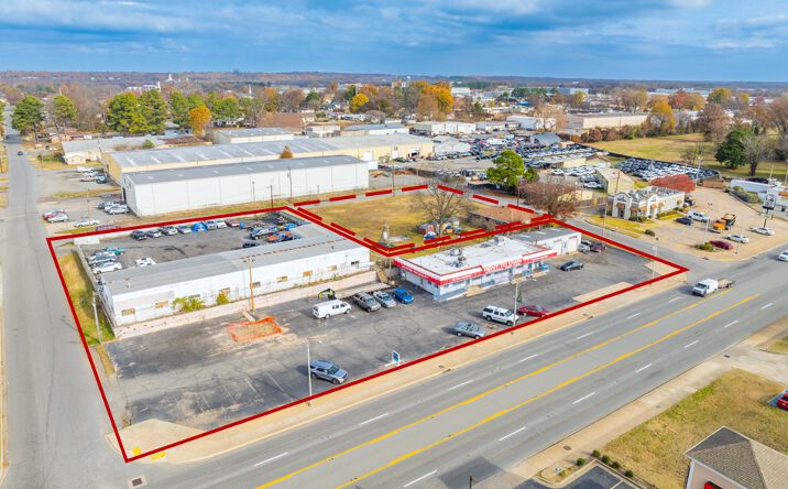Pictures of Retail, Industrial property located at 815 E Broadway St, North Little Rock, AR 72114 for sales - image #1