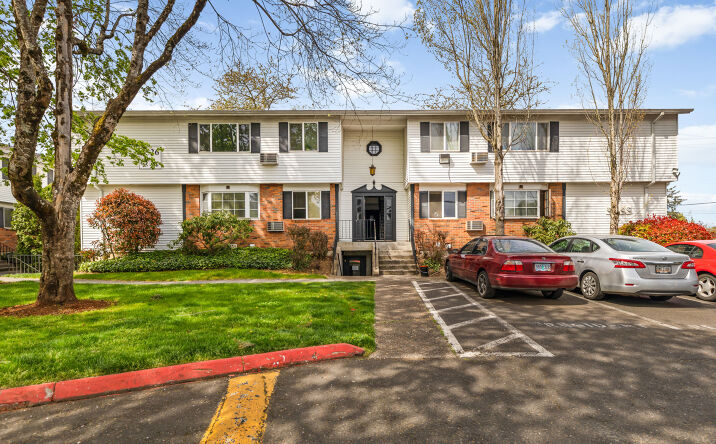 Pictures of Multifamily property located at 2500 SE 157th Ave, Portland, OR 97236 for sales - image #1