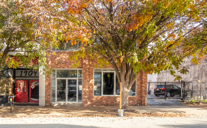 Pictures of Office, Retail property located at 1907 Locust St, St. Louis, MO 63103 for sales - image #1