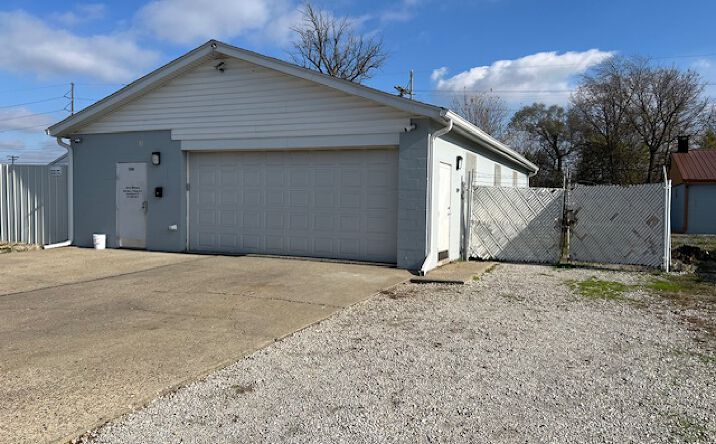 Pictures of Industrial, Mixed Use property located at 1218 N 20th St, Decatur, IL 62521 for sales - image #1
