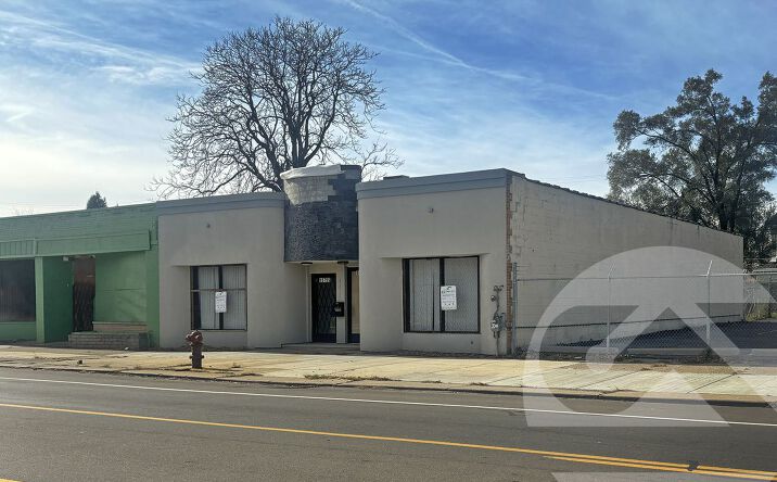 Pictures of Retail property located at 15755 Wyoming Ave, Detroit, MI 48238 for sales - image #1