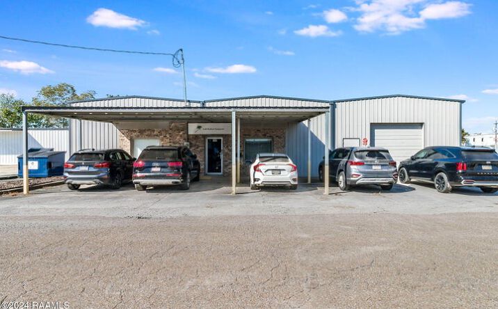 Pictures of Industrial, Retail property located at 102 Cable Dr, Lafayette, LA 70506 for sales - image #1