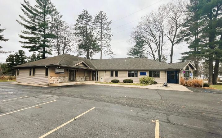 image of property at 2721 SUNNYSIDE DR Cadillac MI 49601-8748