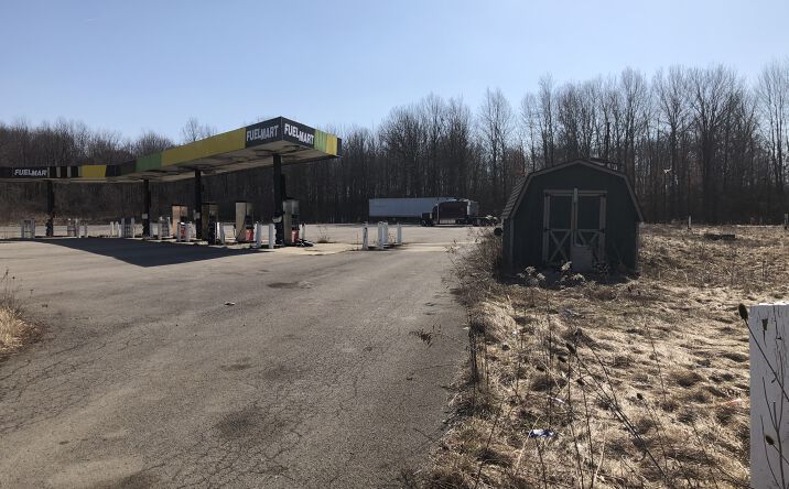 Pictures of Retail property located at 5301 Seventy-Six Dr, Youngstown, OH 44515 for sales - image #1