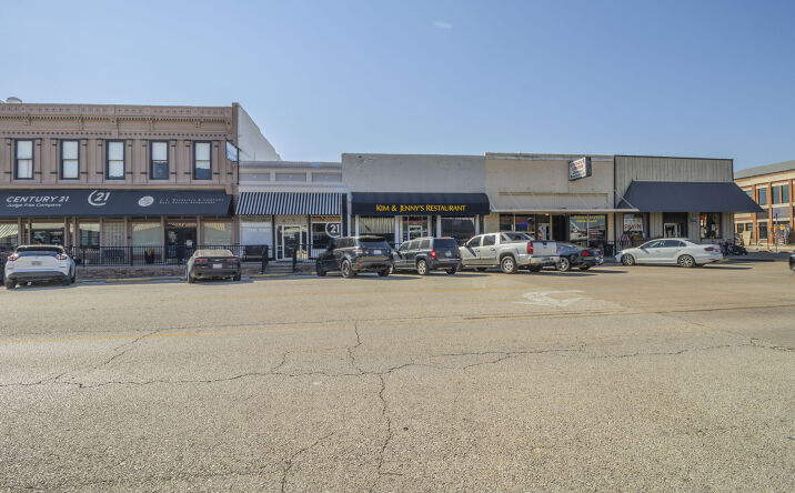 Pictures of Business for Sale property located at 133 N 8th St, Midlothian, TX 76065 for sales - image #1