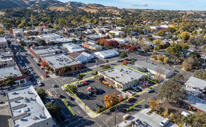 Pictures of Retail property located at 1306 Pine St, Paso Robles, CA 93446 for sales - image #1