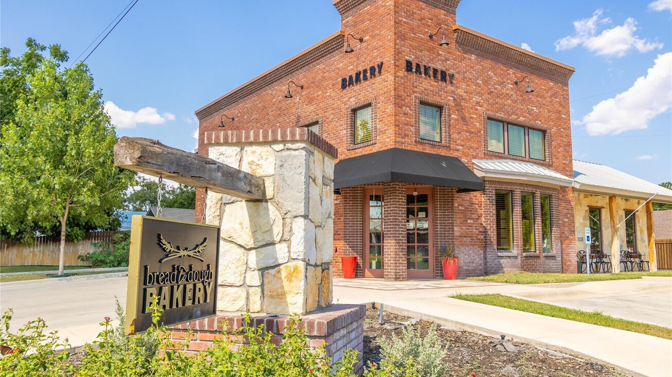 Pictures of Office, Business for Sale property located at 301 E Brown St, San Saba, TX 76877 for sales - image #1