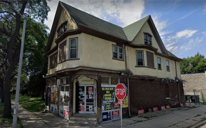 Pictures of Retail property located at  for sales - image #1