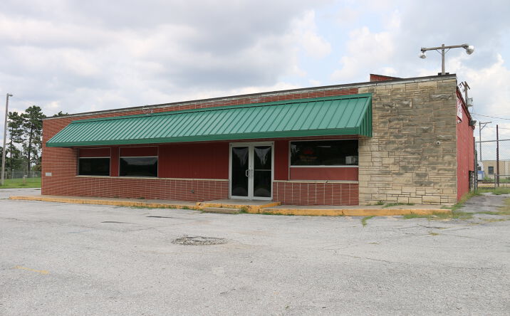 Pictures of Retail property located at 8919 N 30th St, Omaha, NE 68112 for sales - image #1