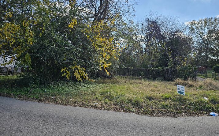 Pictures of Land property located at 206 Carter Street, Jackson, TN 38301 for sales - image #1
