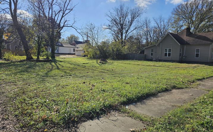 Pictures of Land property located at 124 Jackson Street, Jackson, TN 38301 for sales - image #1