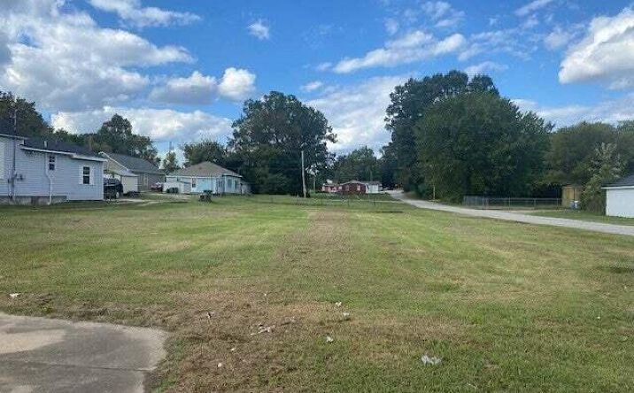 Pictures of Land property located at 747 E Chester Street, Jackson, TN 38301 for sales - image #1