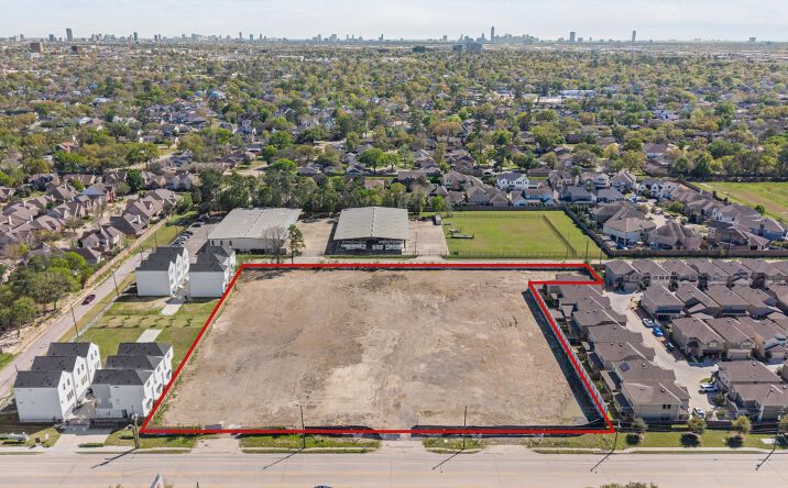 Pictures of Land property located at 3919 Pinemont Dr, Houston, TX 77018 for sales - image #1